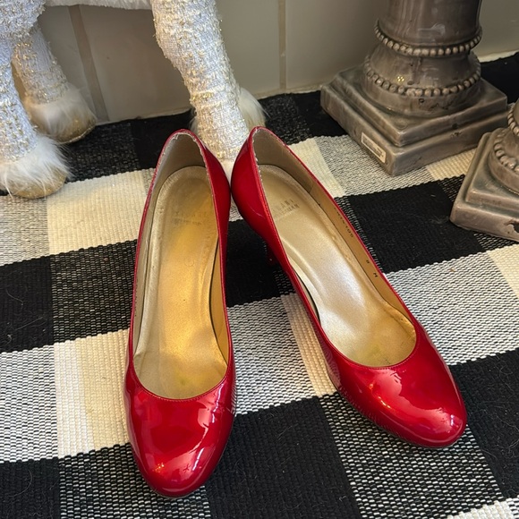 Stuart Weitzman Ruby Red Patent Leather Pumps Heels sz 8 - Picture 1 of 9